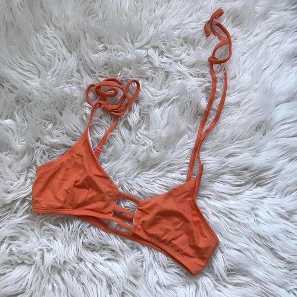 Strappy Bikini Top ๐ - Picture 2 of 4